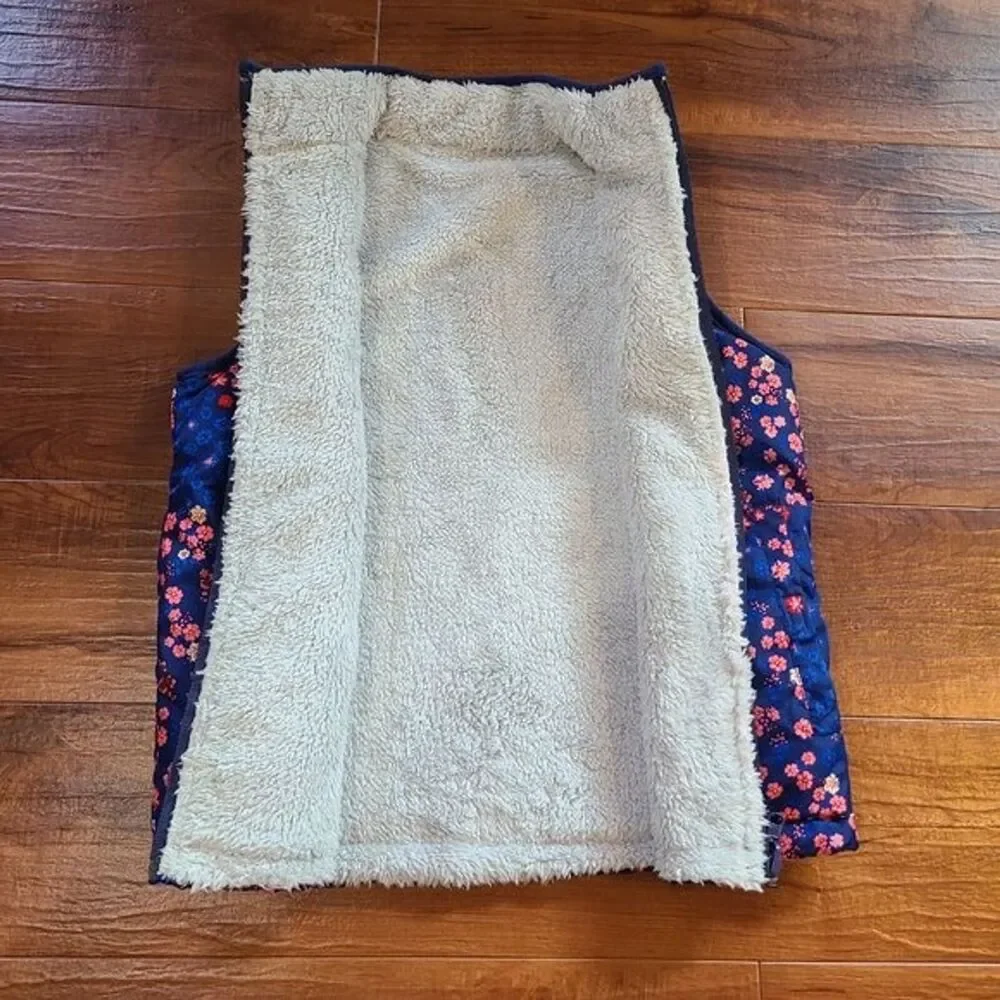 Buffalo‎ David Bitton Girls M Floral Fuzzy Reversible Vest Outwear Cozy Layering